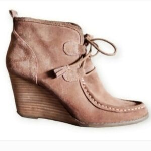 Lucky Brand Suede Tan Wedge 9